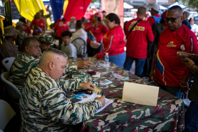 Maduro llama movilización contra la agresión de los Estados Unidos
