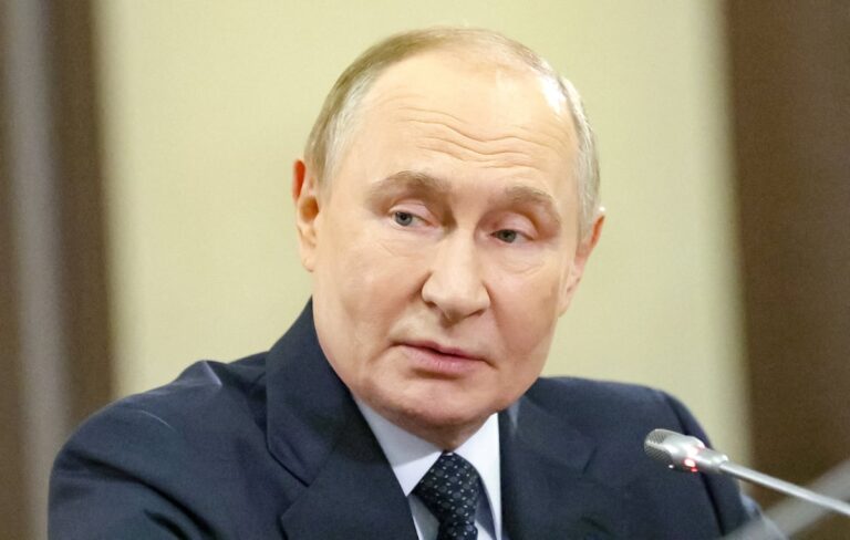 Putin afirma tener 700,000 soldados en el frente de Ucrania