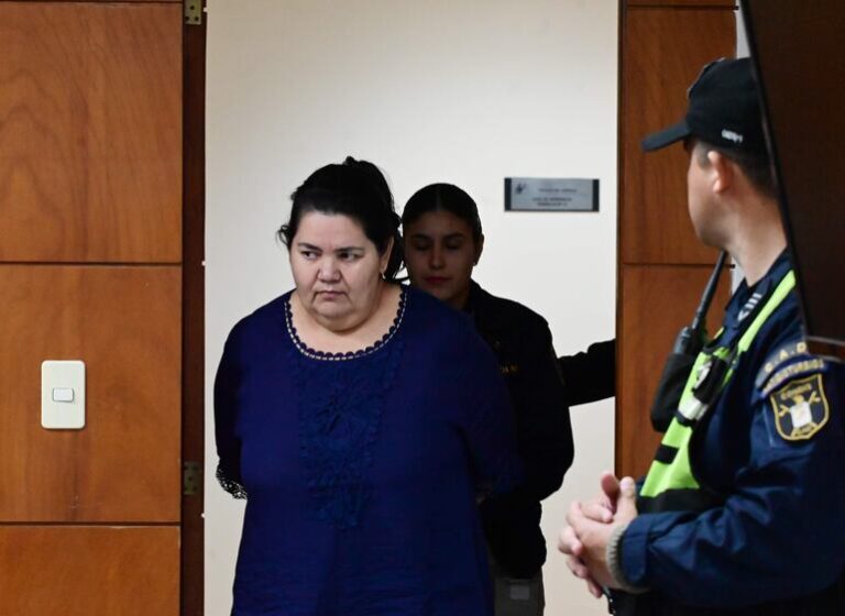 Valenzuela: Intendenta bajo arresto pide permiso a Junta.