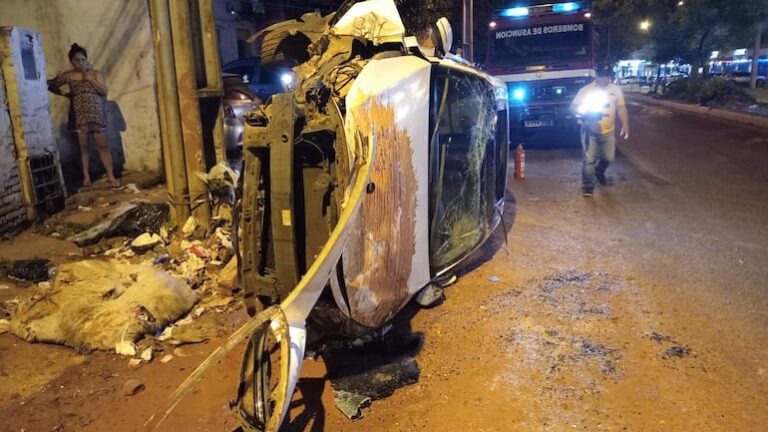 Video: Impactante vuelco en la avenida Fernando de la Mora.