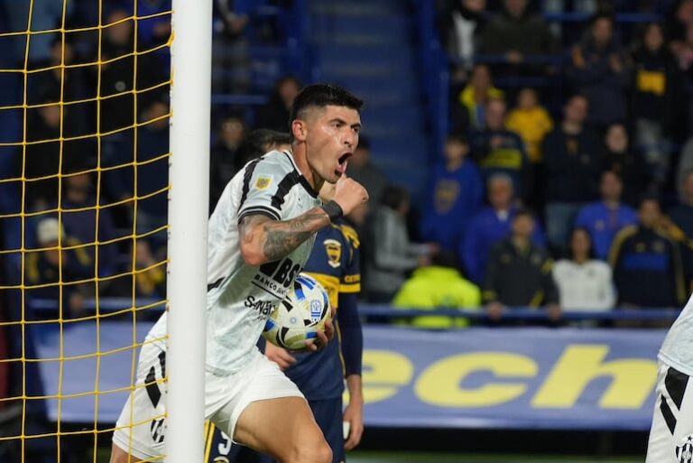 Vídeo: El tanto de José Florentín contra Boca en La Bombonera