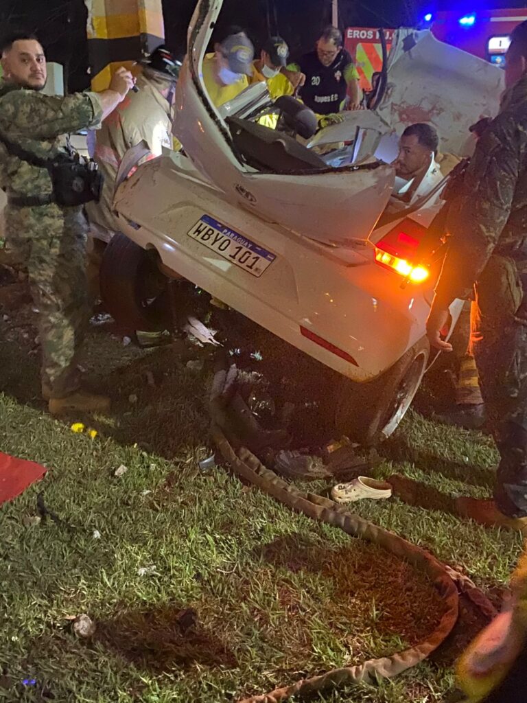 Trágico vuelco deja un joven fallecido y tres heridos en la Ruta PY05