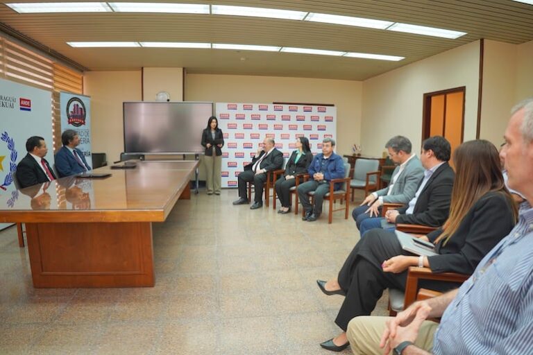 ANDE y FIUNA firman acuerdo para mejorar formación técnica.