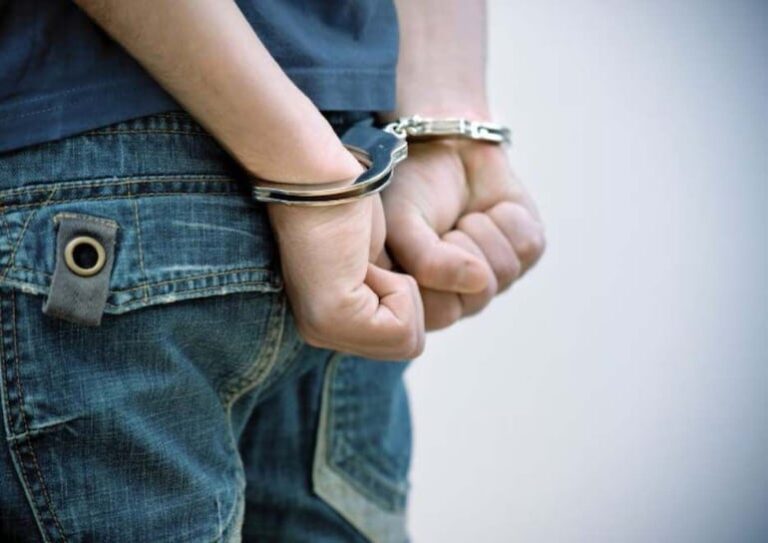 Adolescente condenado por abuso a su sobrino menor.