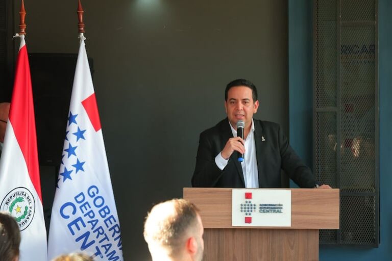 Anulan comisionamiento de funcionaria investigada por tráfico de armas.