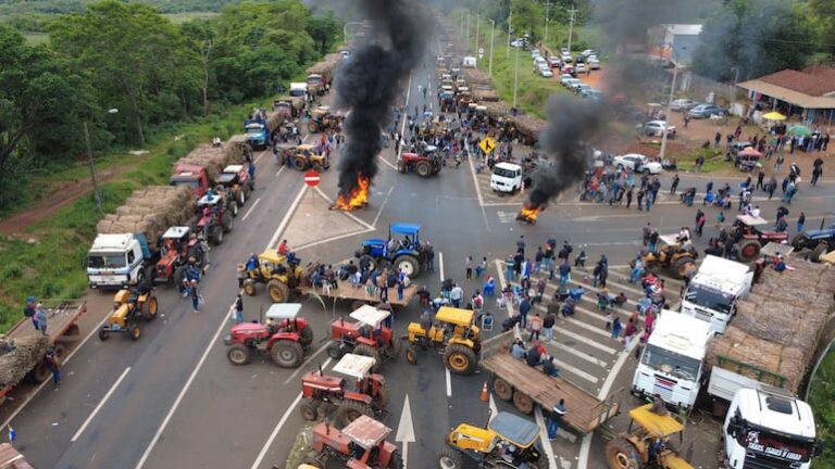 Cañicultores alcanzan acuerdo con Petropar y levantan bloqueos.