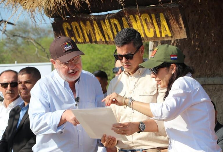 Constructora del grupo Cartes recibe contratos millonarios de hospitales.