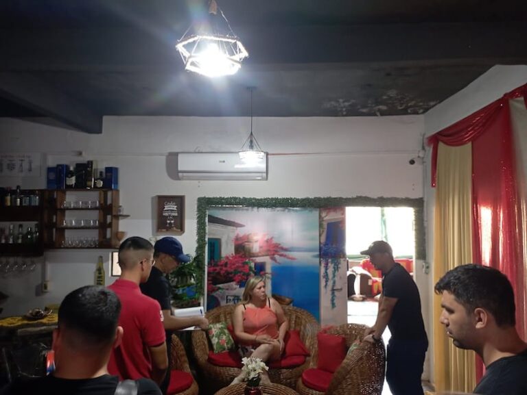 Detienen a cuatro por venta ilegal de armas criminales.