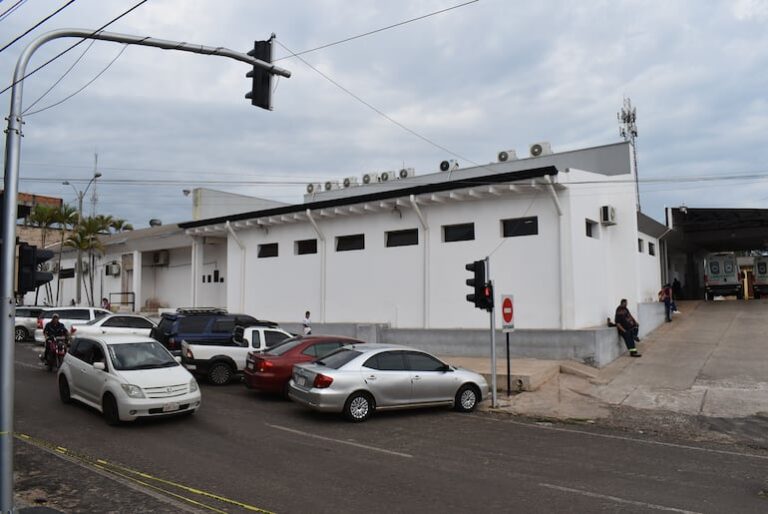 Dio a luz en el baño: ignoraba su embarazo.