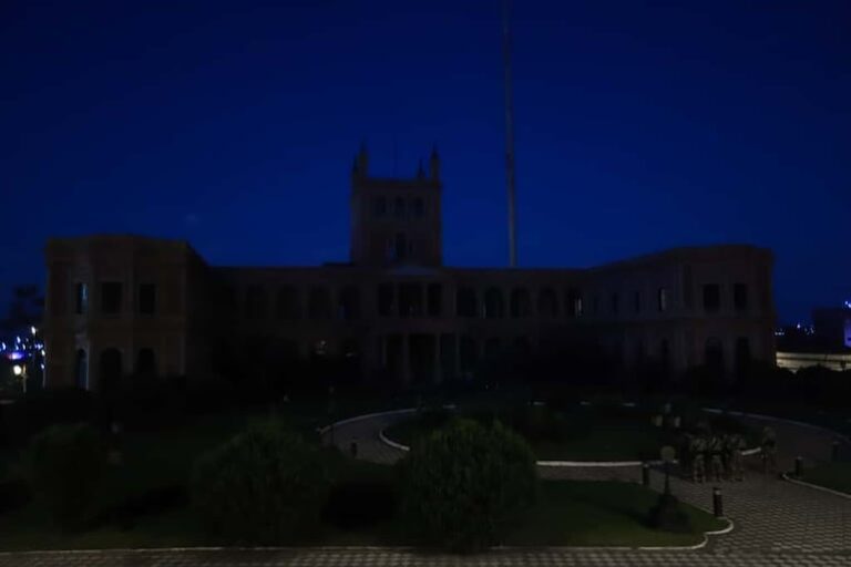 El Palacio de Gobierno no brillará en rosa este año.