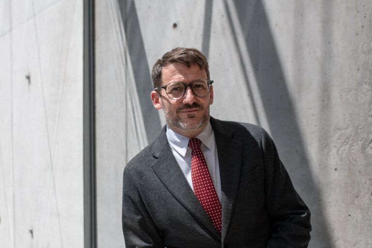 El ministro de Energía de Boric dimite por el escándalo del error en el cálculo de la factura de la luz