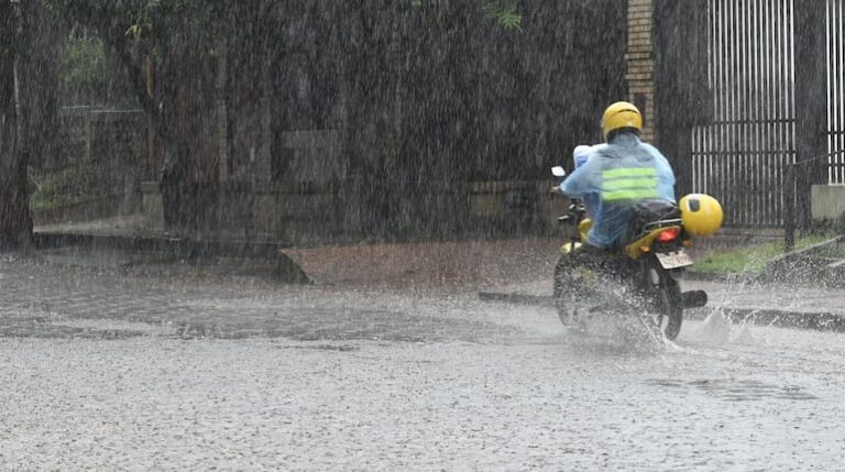 Fin de semana con tormentas posibles en el Este.