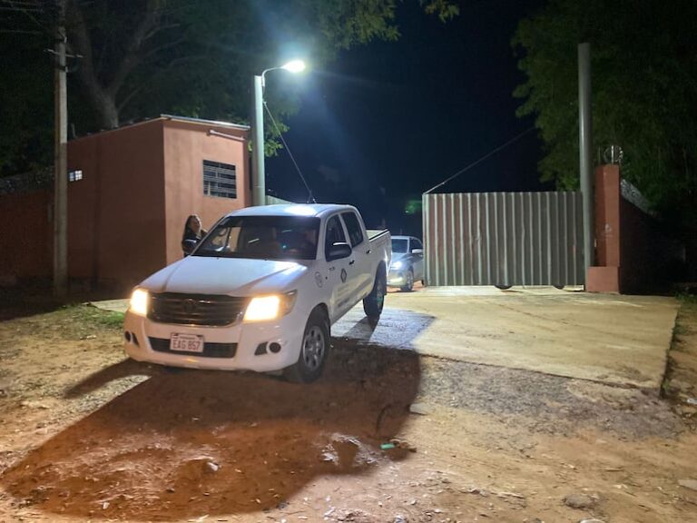 Investigación por posible intoxicación en fábrica de Mariano Roque Alonso.