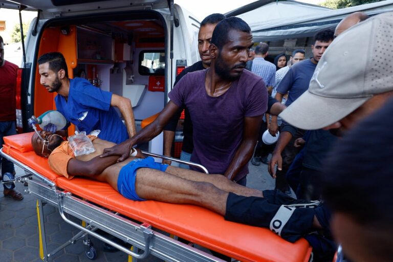 Israel bombardea el sur y el centro de Gaza tras acusar a Hamás de violar el alto el fuego |
