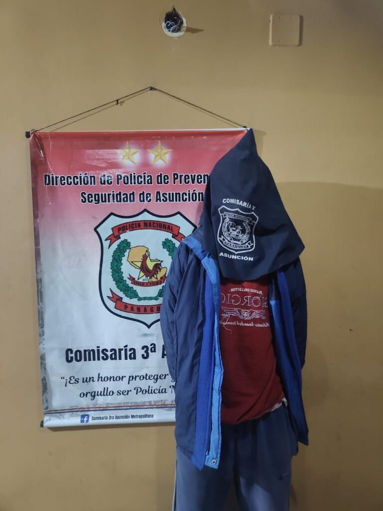 Joven detenido por robar celulares en el microcentro.