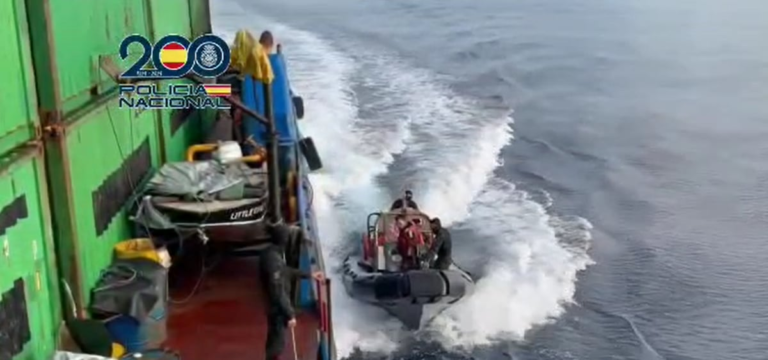 La Policía Nacional incauta 6,5 ​​toneladas de cocaína en una operación en alta mar | España