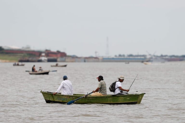 MDS aguarda lista de pescadores para subsidio pendiente.
