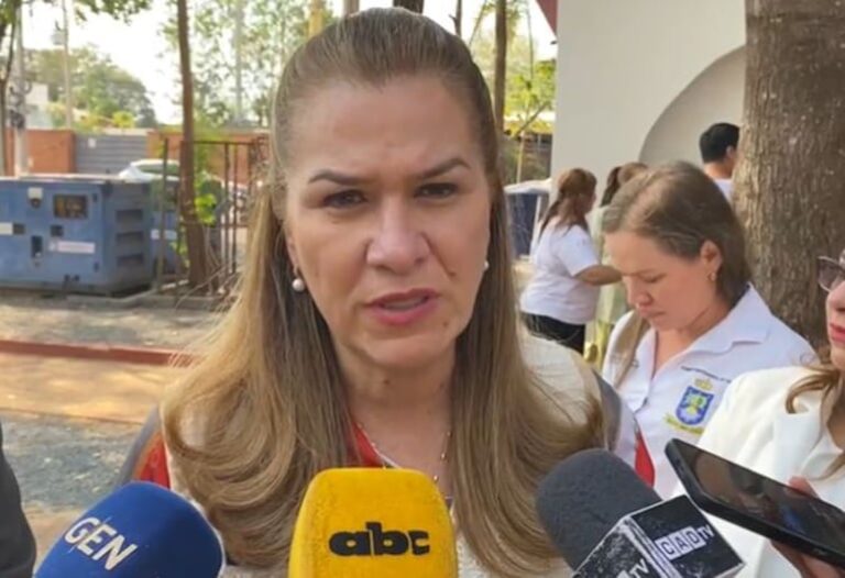 Ministra de Salud responde a denuncia del Círculo Médico.