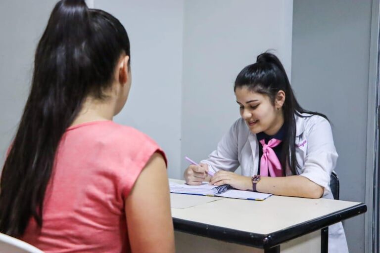 Octubre Rosa: derecho de las mujeres a licencia remunerada preventiva.