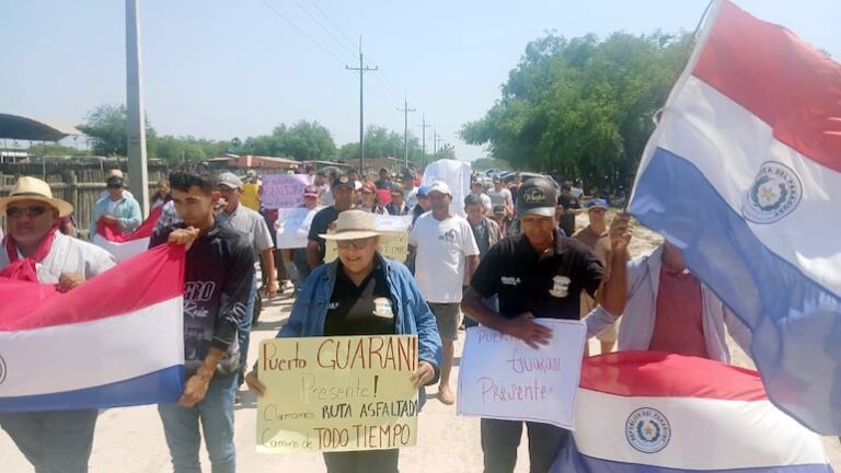 Pobladores de Alto Paraguay exigen caminos asfaltados unidos.