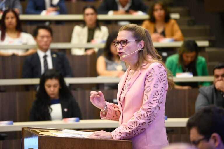 Salud Pública anuncia inversión, pero médicos denuncian desabastecimiento.