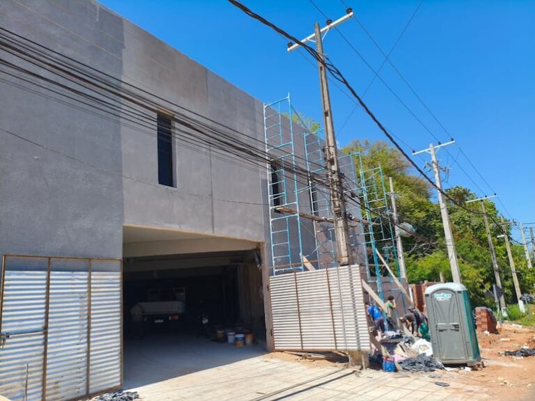 San Antonio: pintor quemado por descarga eléctrica mientras trabaja.