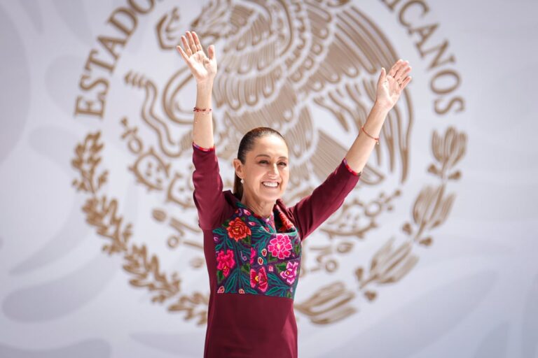 Sheinbaum comienza su segundo año de gobierno con un mensaje contra la corrupción: «La honestidad no es la excepción, es la regla. Quien traiciona a la gente enfrenta justicia»