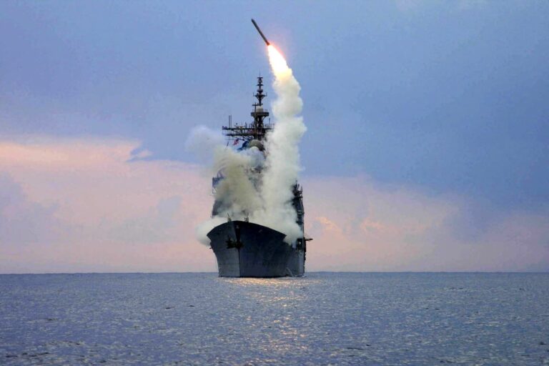 Trump amenaza a Rusia con entregar a Kyiv sus temidos misiles Tomahawk