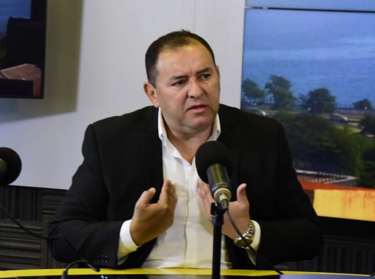 Video: Senadores liberales Líder y Dionisio Amarilla discuten fuertemente.