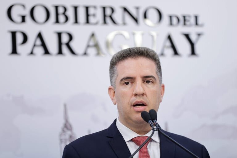 Villate apoya cambios a ley de protección, con urgencia.
