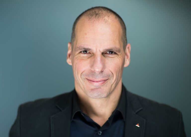 Yanis Varoufakis: «Los ‘Technolords’ controlan nuestras mentes»