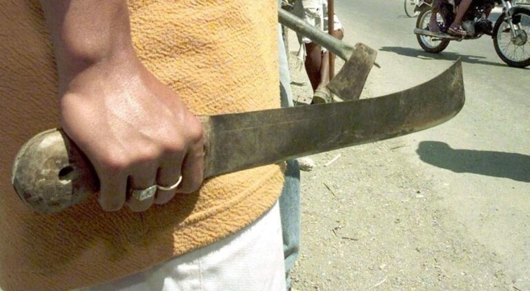 Pelea entre vecinos en Cerro Corá termina con un herido.