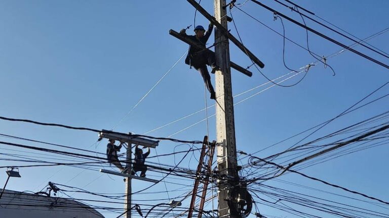 Aviso: sin electricidad en ciertas áreas este domingo caluroso.