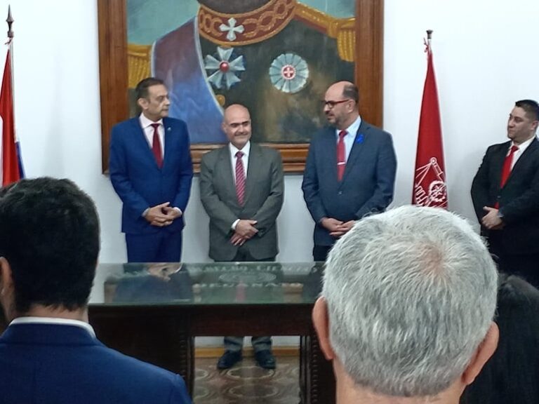 Barchini toma cargo como director de Ciencias Políticas.