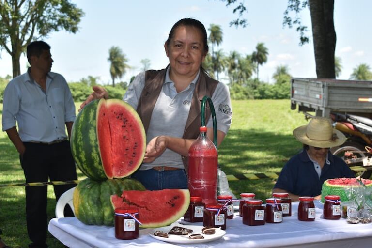 Celebran exitosa cosecha de sandías en San Pedro