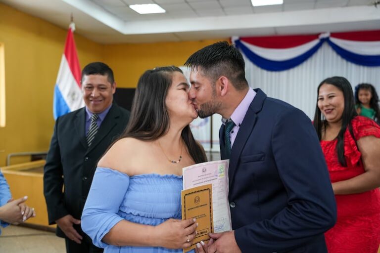 Cincuenta parejas se casaron en Villarrica comunitariamente.