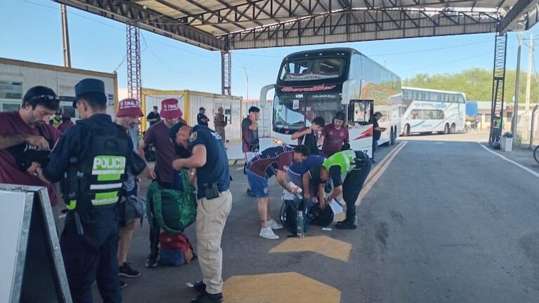 Copa Sudamericana: hinchas ingresaron sin incidentes, informa Migraciones.