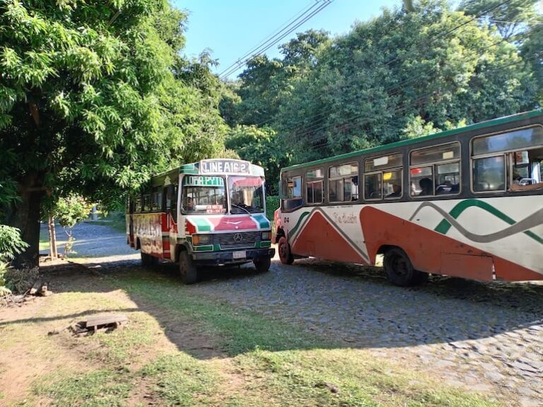 Cuatro barrios de Asunción carecen de colectivos internos, denuncian.