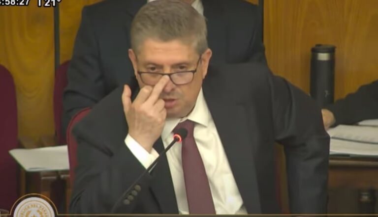 Levantan suspensión y ex socios de Peña ganan licitación.