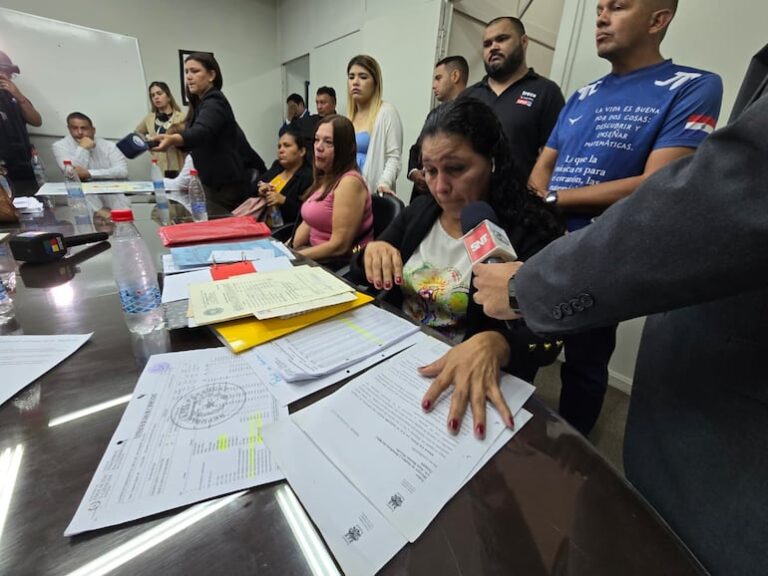 Mafia de pagarés: docente incrementa deuda de G. 1M a 3.000M.