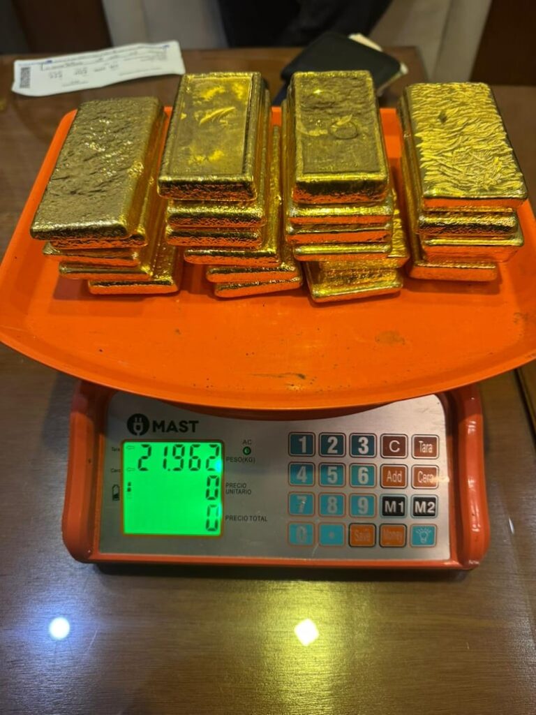Millonario cargamento de oro incautado en aeropuerto Pettirossi.