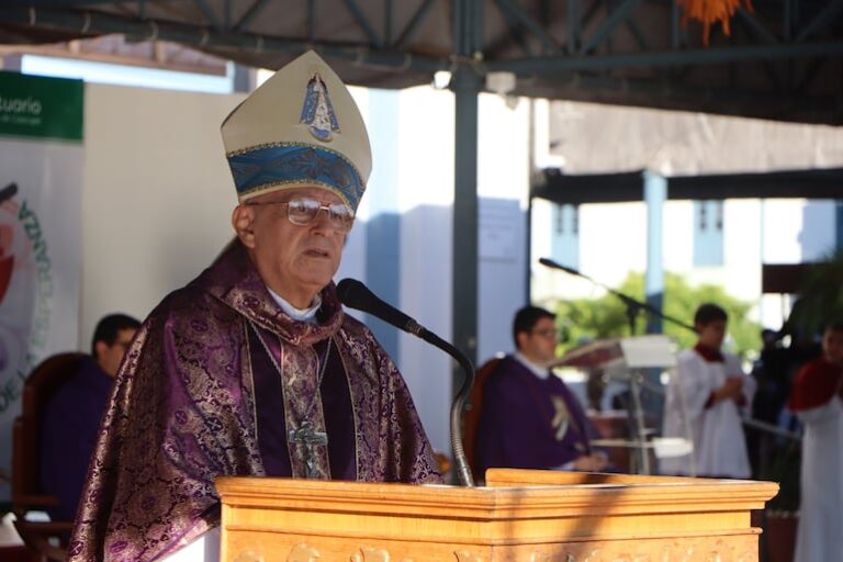 Monseñor Valenzuela: vivimos un Halloween diario de miedo