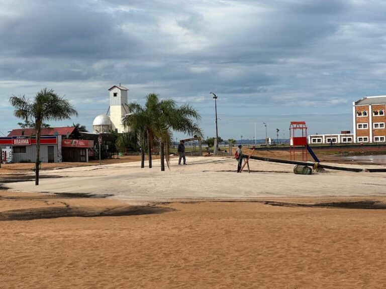 Renuevan arena de Playa San José para verano próximo.