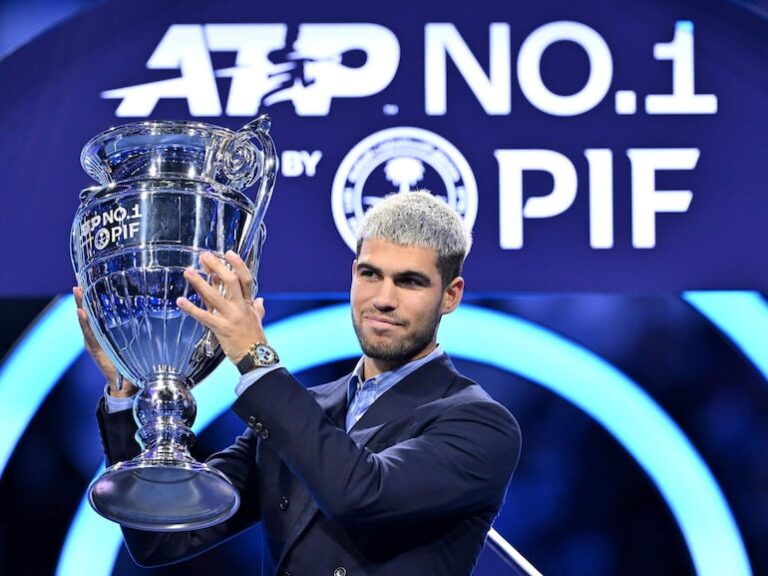 Alcaraz gana el trofeo de número uno del mundo en 2025 – Tenis