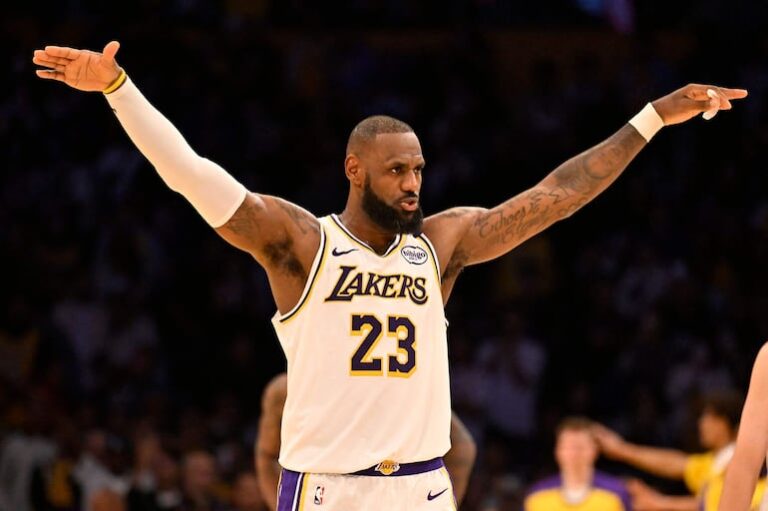 NBA: LeBron James regresa a la acción – Deportes Polivalentes