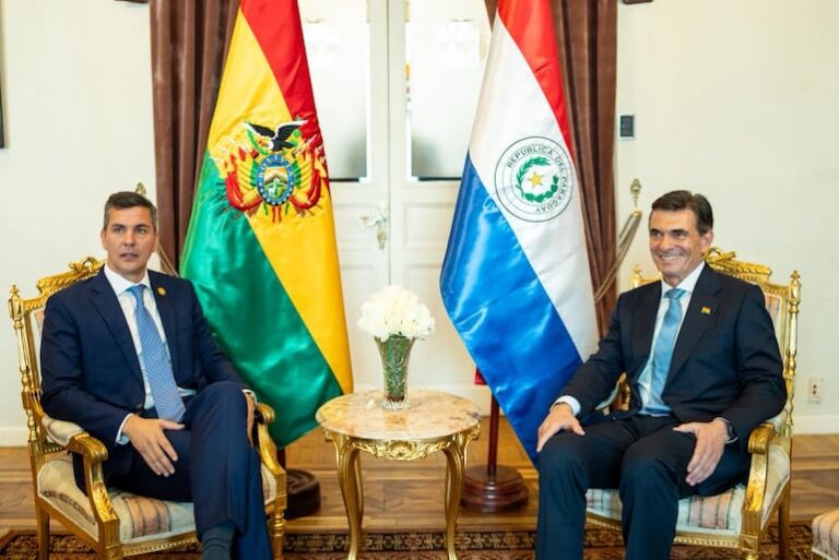 Santiago Peña y nuevo presidente de Bolivia, primera reunión.