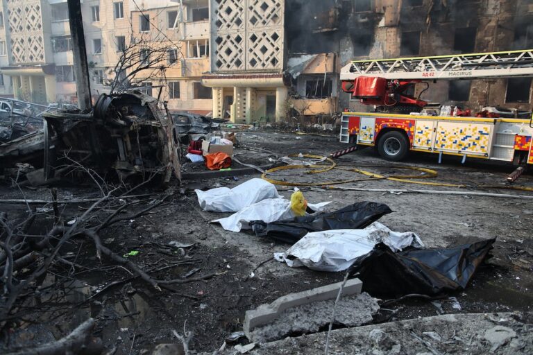 Un bombardeo ruso causa al menos 25 muertos en el oeste de Ucrania |