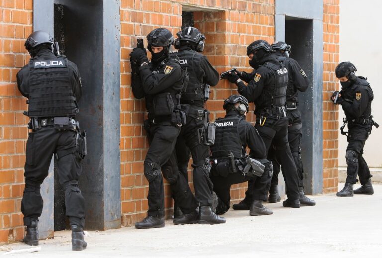 Un presunto narco asesinado y dos heridos al disparar contra los ‘geos’ que los iban a detener