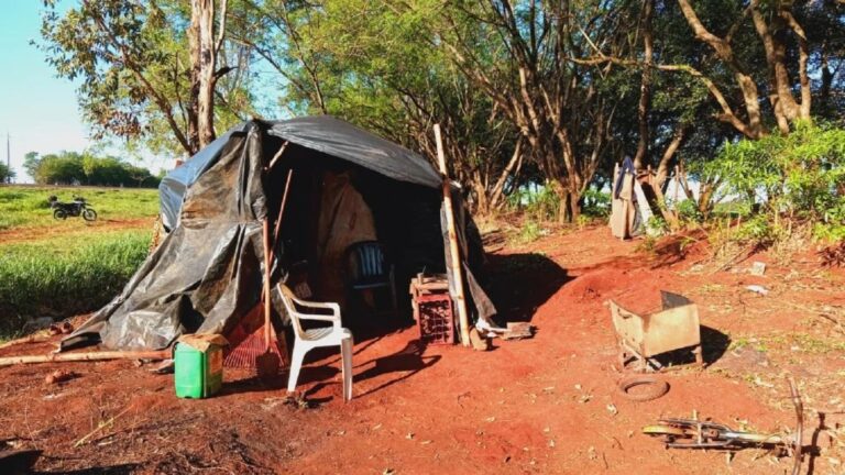 Autoridades verifican abandono de inmueble y desalojo de ranchos precarios.