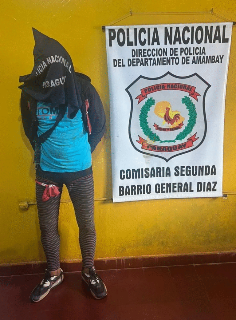 Ciudadano ucraniano aprehendido tras irrumpir en una escuela y amenazar a la directora
